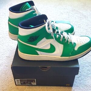 Jordan Air 1 Mid in Lucky Green and Black